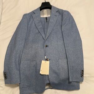SuitSupply New With Tags silk light blue 38L suite